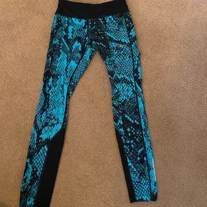 Nike Epic Lux Teal Snakeskin Print Leggings